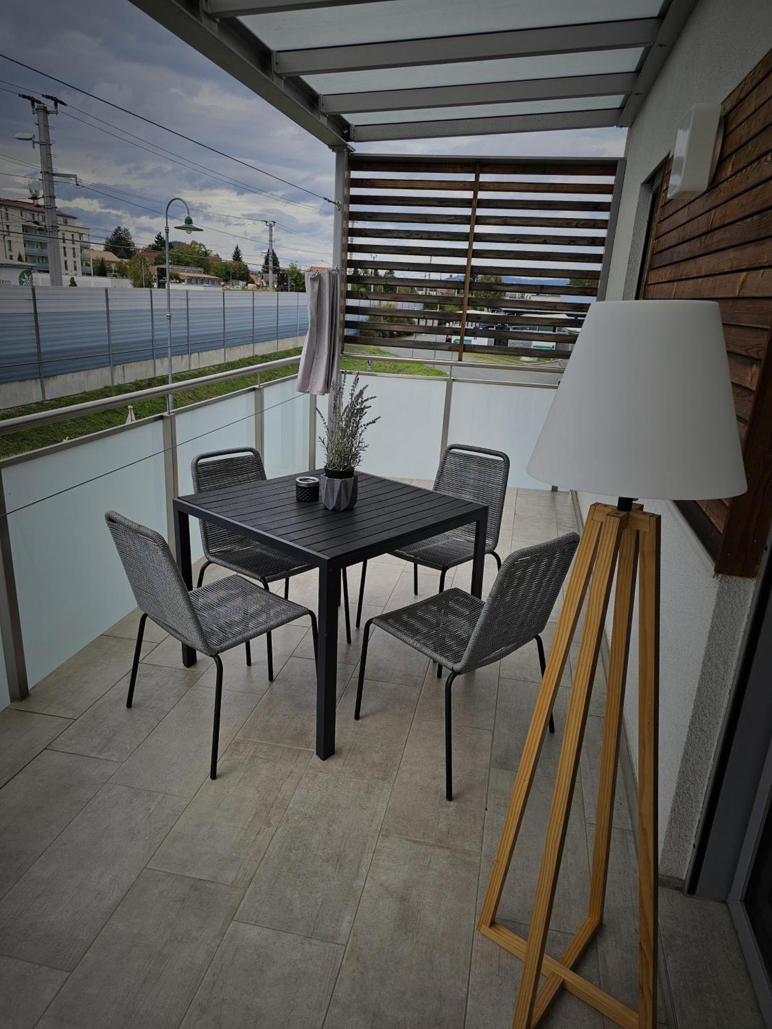 Apartment Leibnitz Im Zentrum Nahe Am Bahnhof Und Der Suedsteirischen Weinstrasse Buitenkant foto